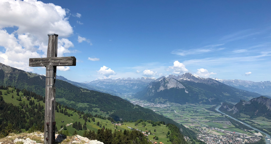 Aussichtsplattform Pizalun (ctd_a2ce8640-b677-447c-b638-a7ffb298e87f_img01) Aussichtsplattform Pizalun (ctd_a2ce8640-b677-447c-b638-a7ffb298e87f_img01)