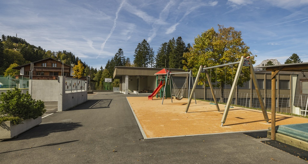 Spielplatz Schule Gauenwald (ctd_febe6000-95b3-4951-b686-d8ad66ee0478_img02) Spielplatz Schule Gauenwald (ctd_febe6000-95b3-4951-b686-d8ad66ee0478_img02)