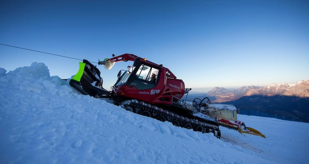 Pistenfahrzeug fahren am Pizol (exp_05beb72)