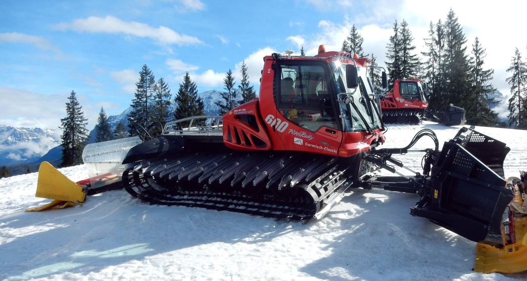 Pistenfahrzeug fahren am Pizol (exp_6887694)