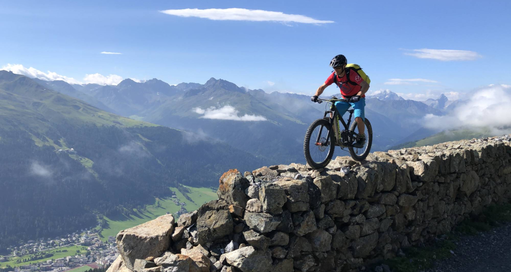 Mountainbike Fahrtechnik Tageskurs Davos (exp_d18affd) Mountainbike Fahrtechnik Tageskurs Davos (exp_d18affd)