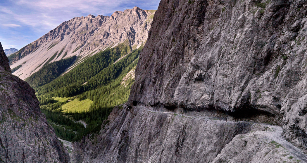 Der Schmugglerpfad im Val d'Uina (gdl_475748597_image) Der Schmugglerpfad im Val d'Uina (gdl_475748597_image)