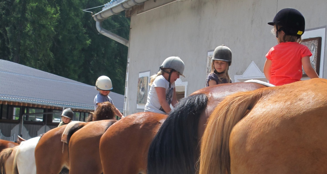 Jugend-Reitwochen (gdl_810859095_image) Jugend-Reitwochen (gdl_810859095_image)