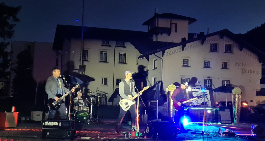 davos@promenade: Musik und Streetart (gdl_825508775_image) davos@promenade: Musik und Streetart (gdl_825508775_image)