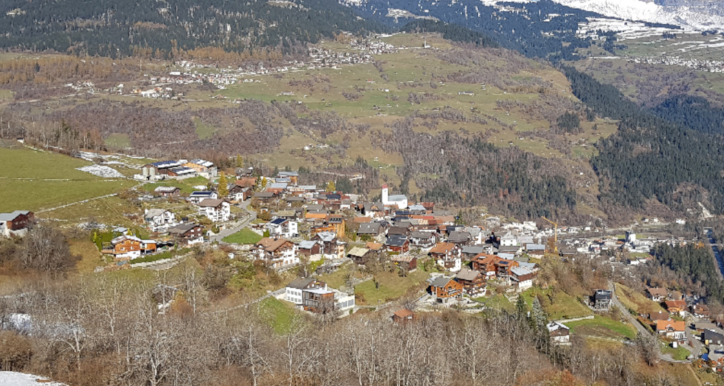 Geführte Wanderung - Auf den Spuren des Flimser Bergsturzes in Lumnezia (gdl_855172997_image) Geführte Wanderung - Auf den Spuren des Flimser Bergsturzes in Lumnezia (gdl_855172997_image)