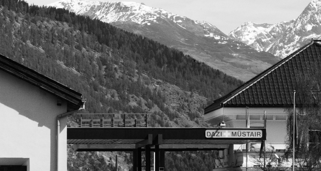 Connected Spaces (gdl_867348975_image)