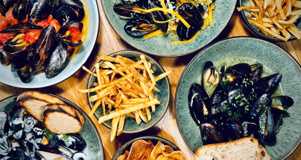 Moules et Frites (gdl_876373742_image) Moules et Frites (gdl_876373742_image)