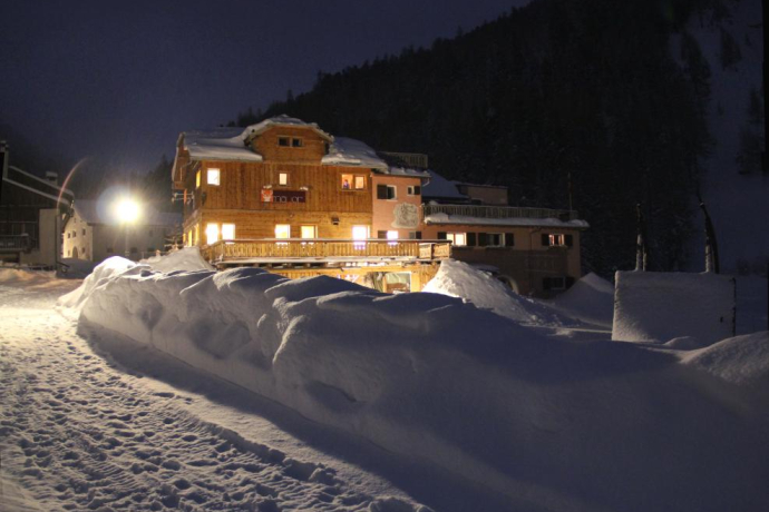 Gasthof Mayor im Val S-charl im Winter Gasthof Mayor im Val S-charl im Winter