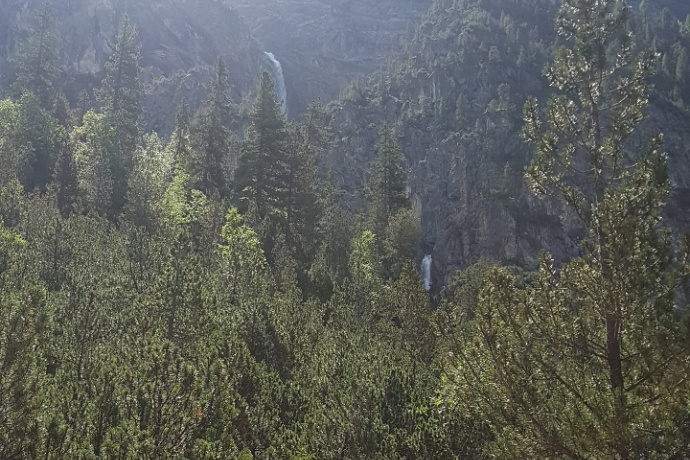 Die Alteinwasserfälle aus der Ferne