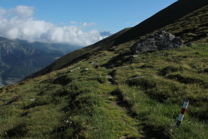 Höhenweg nach Cuolm Cavorgia mit Tödi