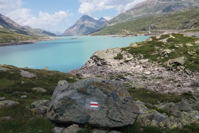 Il gioiello rosso - Das rote Juwel Il gioiello rosso - Das rote Juwel