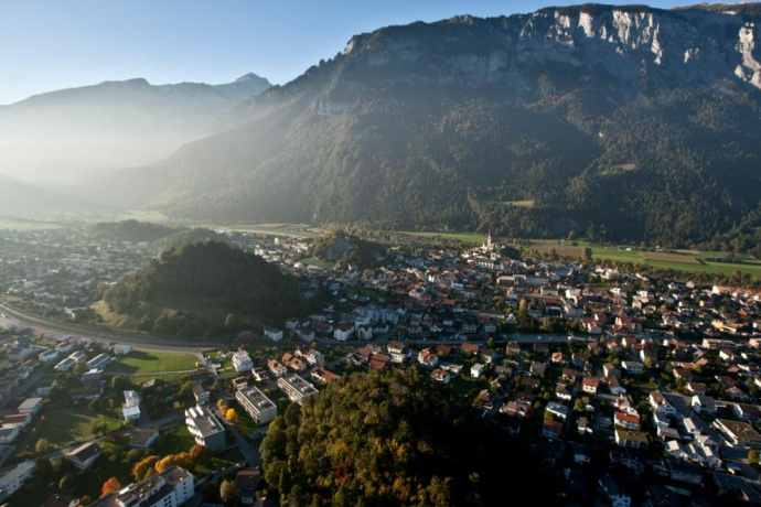 Tumas, Domat/ems Tumas, Domat/ems