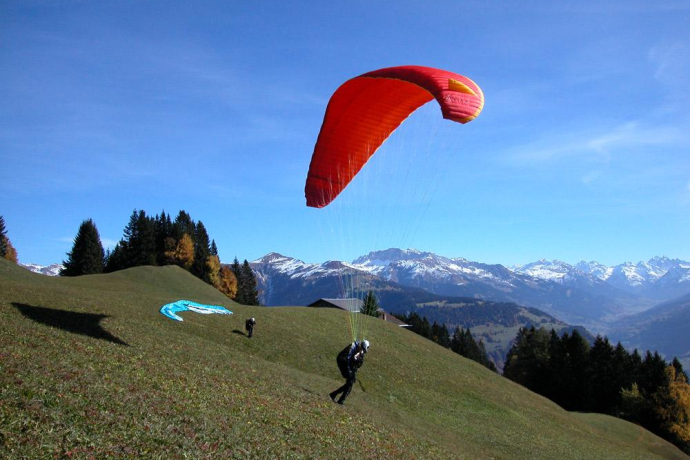 Gleitschirmfliegen in Fanas