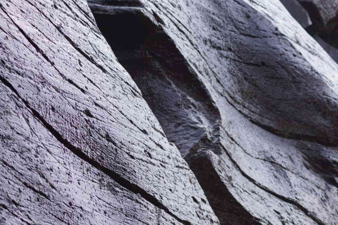 Des parois rocheuses polies le long du sentier de randonnée de la vallée de la Murg