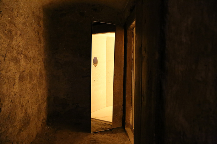 Eingang zur begehbaren Skulptur Eingang zur begehbaren Skulptur