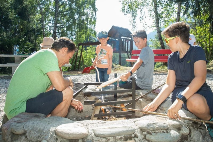 Feuerstelle Chischlun, Flond