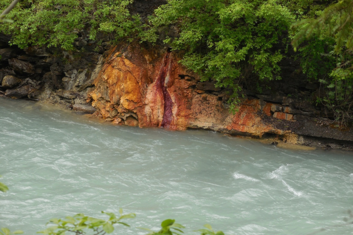 Quelltuff der Sfondraz-Quelle