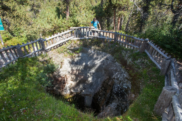 Die Gletschermühlen in Maloja (oua_59357924_image) Die Gletschermühlen in Maloja (oua_59357924_image)