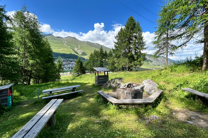 Barbecue site by the waterfall Arpiglia Bach (oua_601282528_image) Barbecue site by the waterfall Arpiglia Bach (oua_601282528_image)