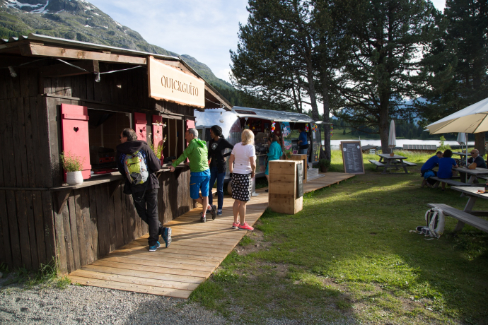 STAZ KIOSK (oua_604429334_image) STAZ KIOSK (oua_604429334_image)