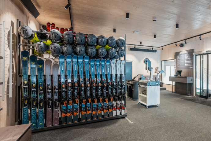 Rent & Shop (oua_608238980_image)