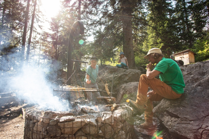Feuerstelle beim Wasserfall Sanaspans (oua_60896195_image)