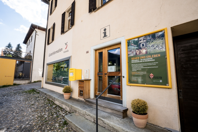 Gästeinformation Viamala, Infostelle Splügen (oua_611519660_image) Gästeinformation Viamala, Infostelle Splügen (oua_611519660_image)