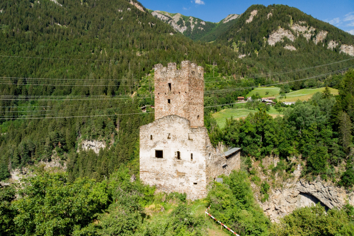 Ruines du château de Campell (oua_611519830_image) Ruines du château de Campell (oua_611519830_image)