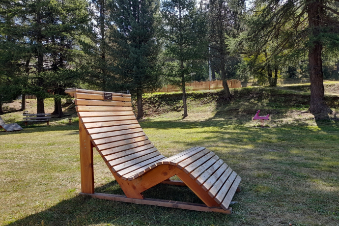 Aire de grillade près du petit lac de Spuondas (oua_620279219_image)