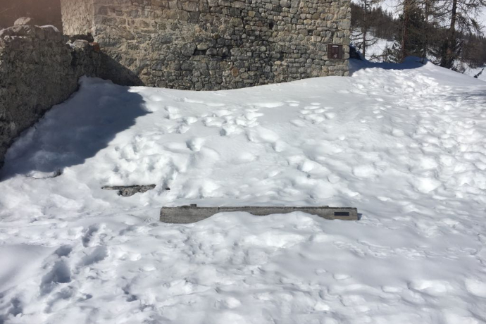Banc du château de Guardaval (oua_621867234_image)