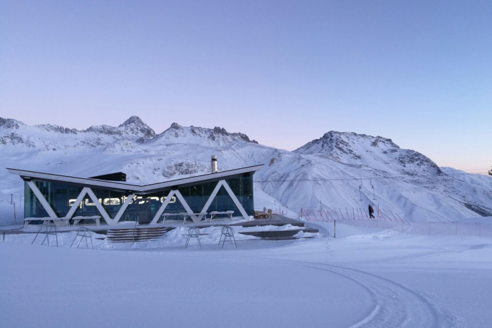 Quattro Bar (oua_621867514_image)