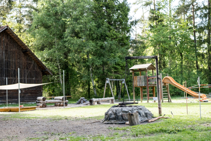 Feuerstelle und Spielplatz Allee Fürstenau Feuerstelle und Spielplatz Allee Fürstenau