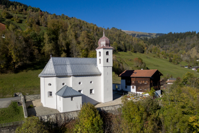 Das Foto zeigt die Kapelle St. Sebastian in Dardin