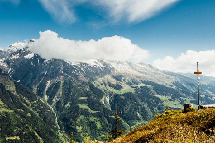 Das Foto zeigt die Aussicht vom Grillplatz Tgiern Grond Das Foto zeigt die Aussicht vom Grillplatz Tgiern Grond