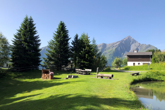 Patrutgsee avec foyer et fontaine
