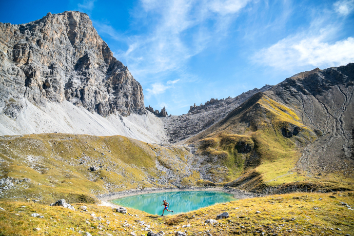 Lai Tigiel mit dem Orgelspass im Hintergrund Lai Tigiel mit dem Orgelspass im Hintergrund