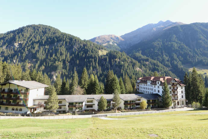 Aufnahme des Tenigerbads in Val Sumvitg. Aufnahme des Tenigerbads in Val Sumvitg.