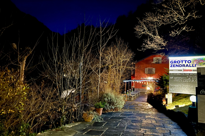 Landschaftlich reizvolle Wanderung von Grono nach Roveredo, GR (oua_94133896_image) Landschaftlich reizvolle Wanderung von Grono nach Roveredo, GR (oua_94133896_image)