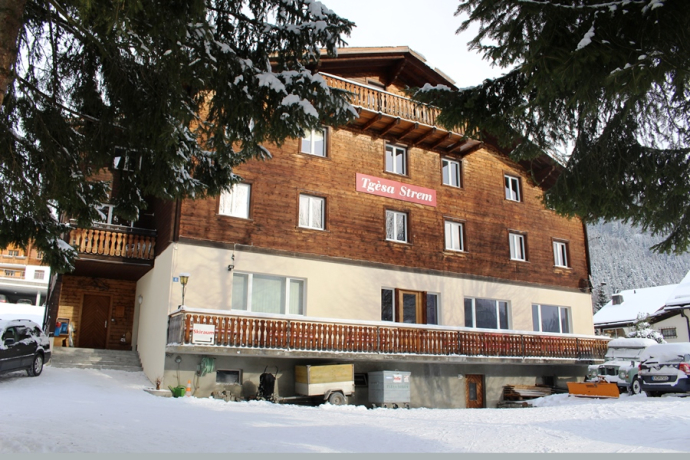 Tgèsa Strem (oua_97520523_image) Tgèsa Strem (oua_97520523_image)