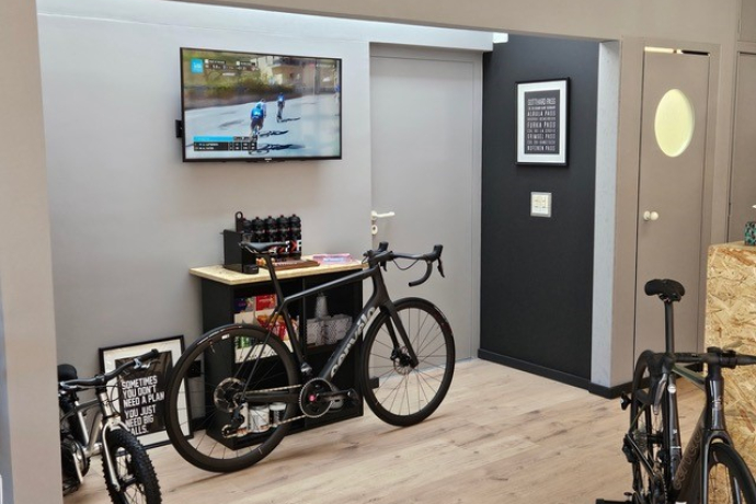 Bike Room Grono (oua_99402727_image) Bike Room Grono (oua_99402727_image)