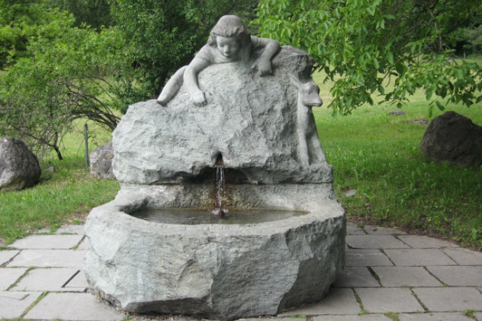 Heidibrunnen Maienfeld (ctd_60f88dc7-de6f-4488-9a09-10487e8b41af_image) Heidibrunnen Maienfeld (ctd_60f88dc7-de6f-4488-9a09-10487e8b41af_image)